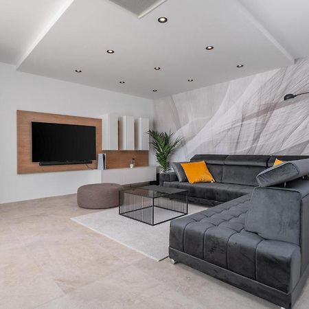Beautiful Home In Omis With Kitchen Экстерьер фото