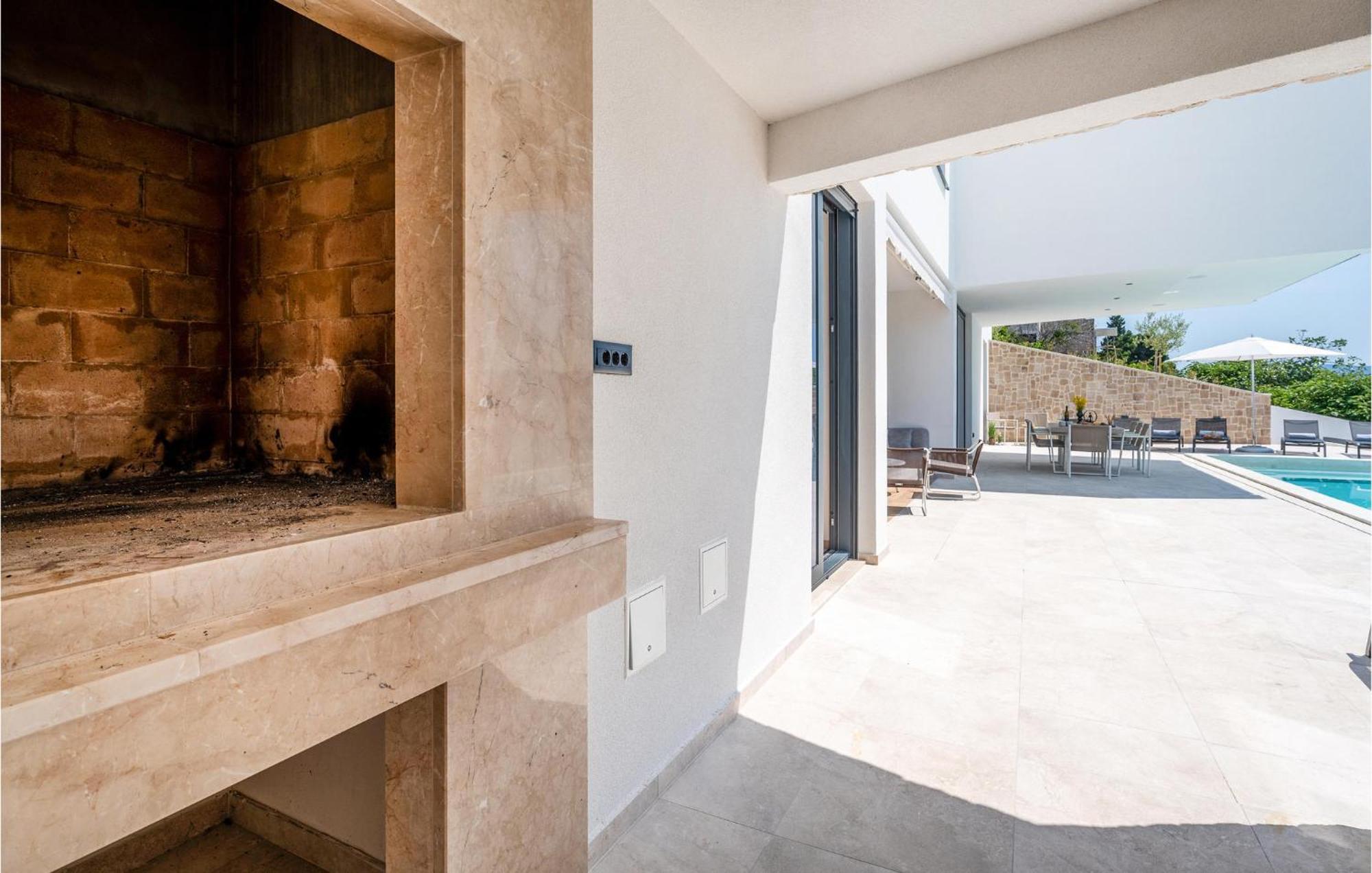 Beautiful Home In Omis With Kitchen Экстерьер фото