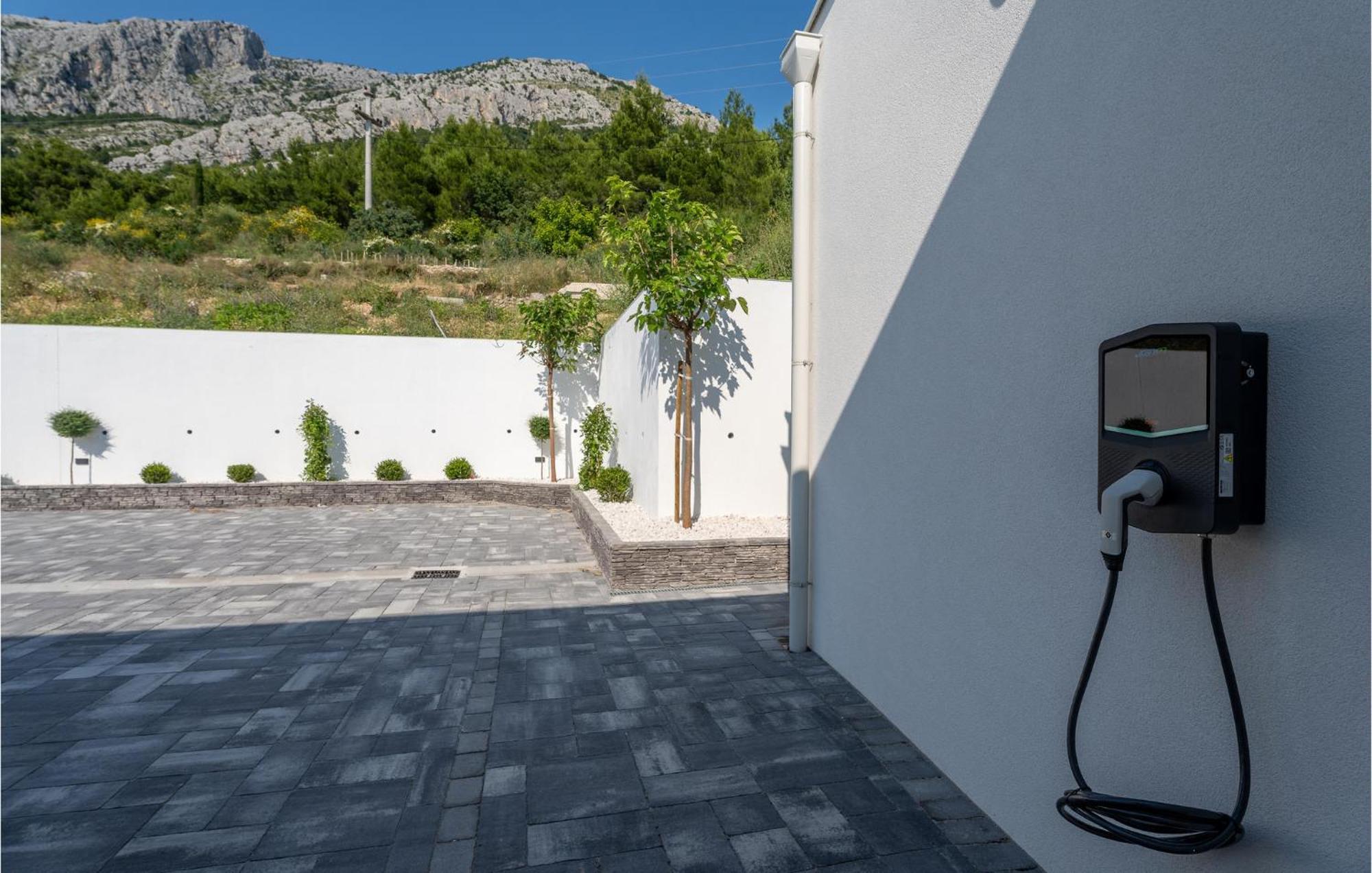 Beautiful Home In Omis With Kitchen Экстерьер фото