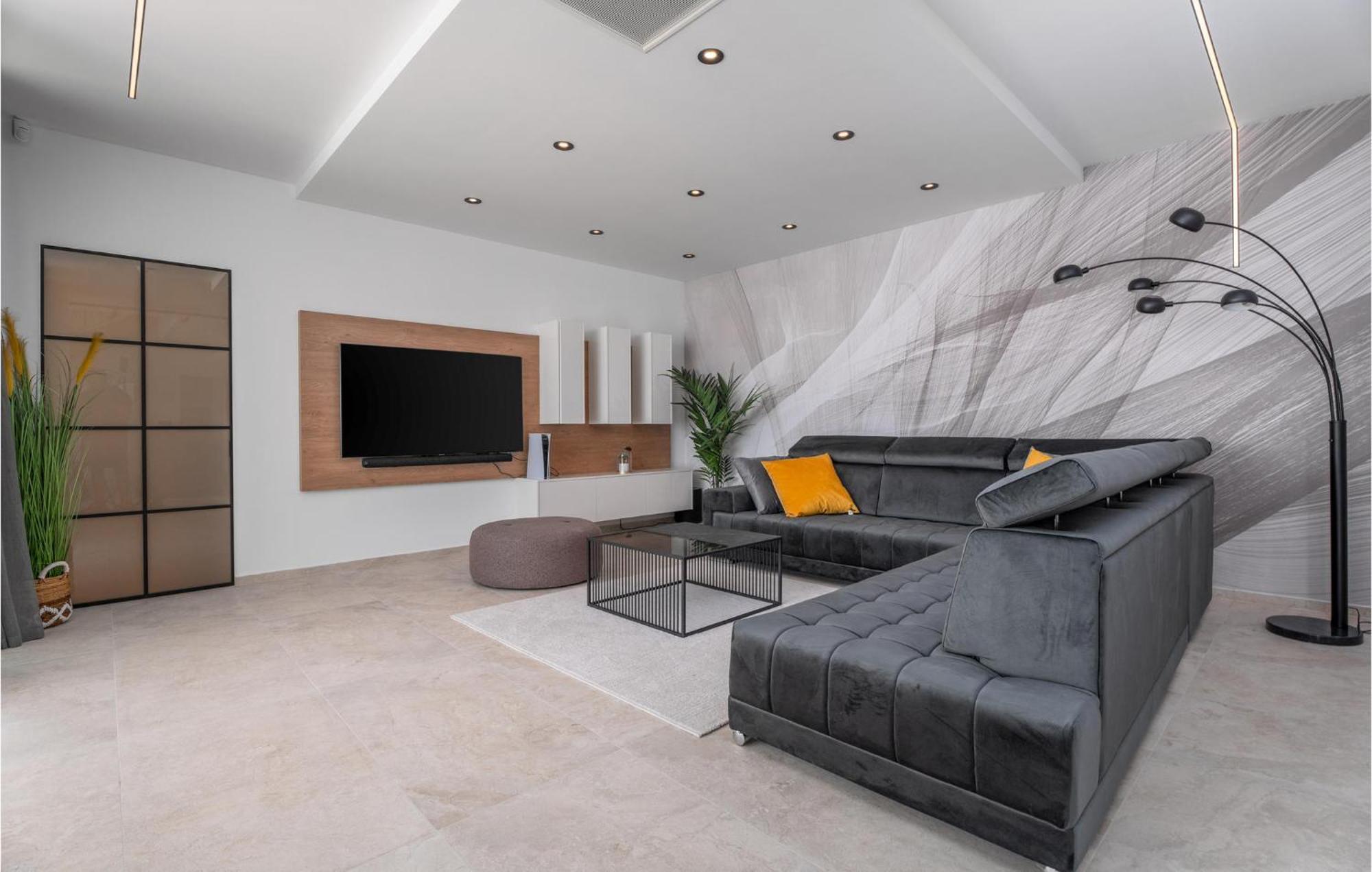 Beautiful Home In Omis With Kitchen Экстерьер фото