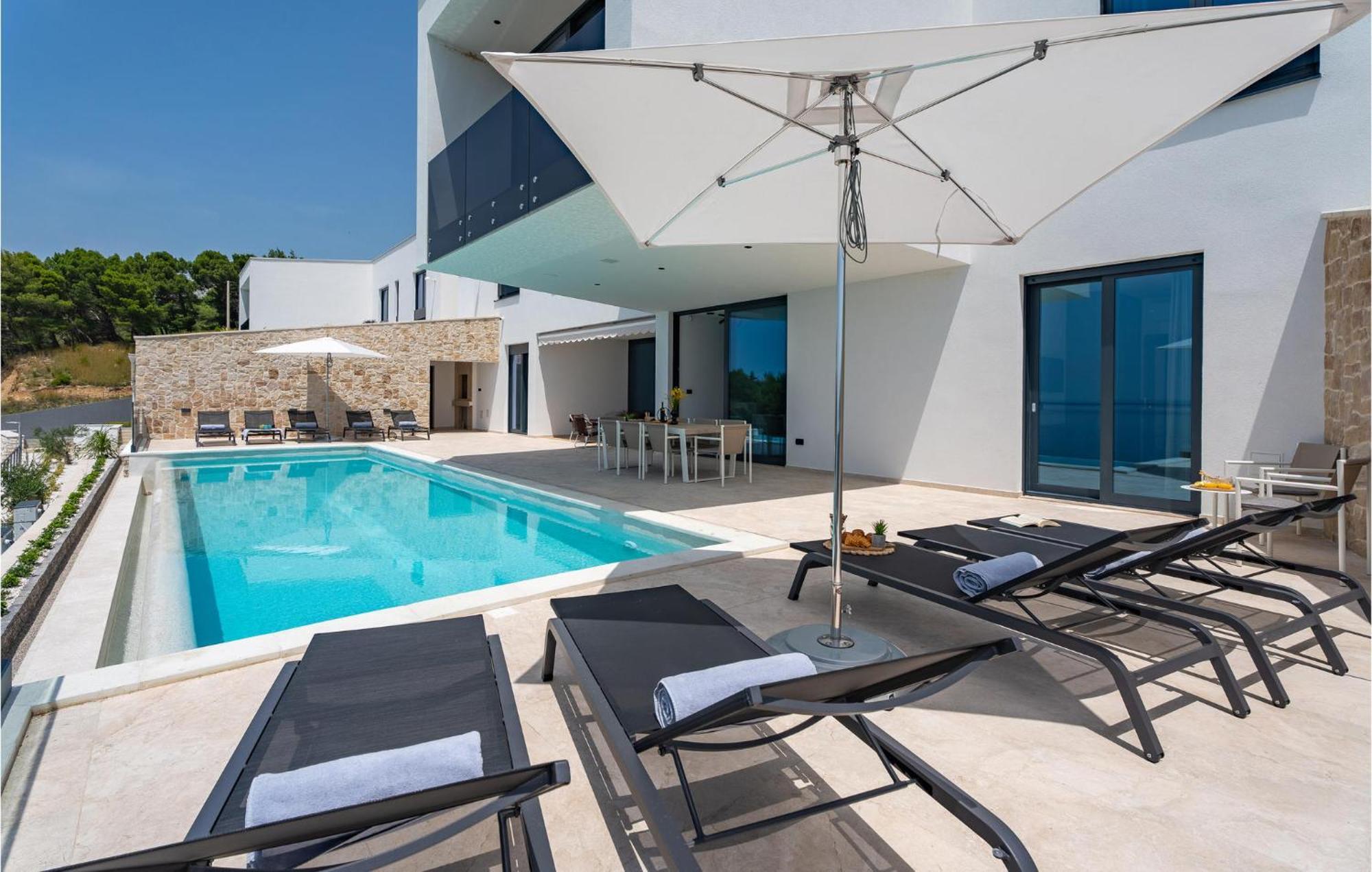 Beautiful Home In Omis With Kitchen Экстерьер фото